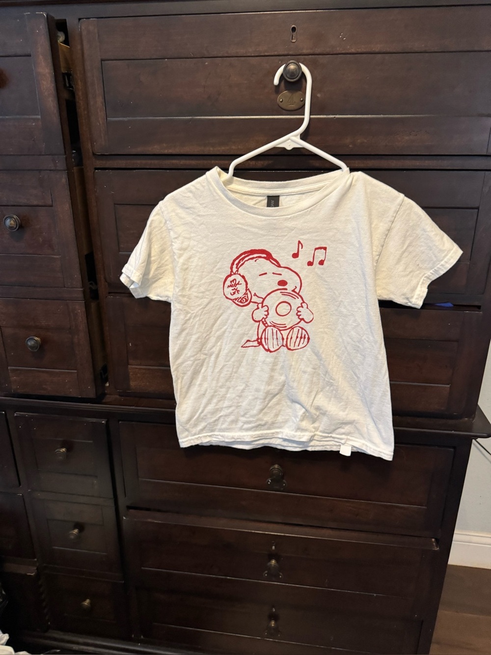 H&M White Short-Sleeve Tee with Red Music Graphic